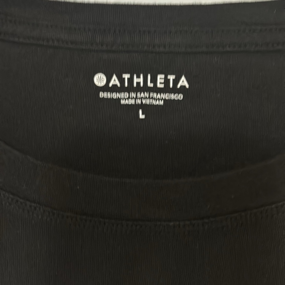 ATHLETA BLACK DAILY CROP TEE STAND UP GRAPHIC SIZE LARGE - Picture 3 of 7